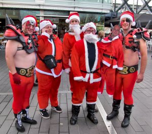 Several Santas, good enough to pose for me outside the Royal Festival...and a Merry Christmas to all...:)